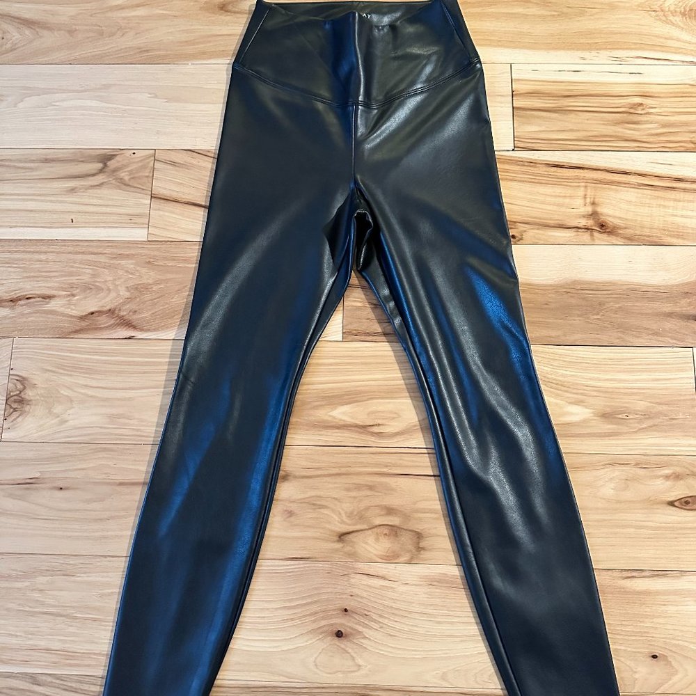 NWOT - WHBM Vegan Leather Runway Legging - Size 2 Short